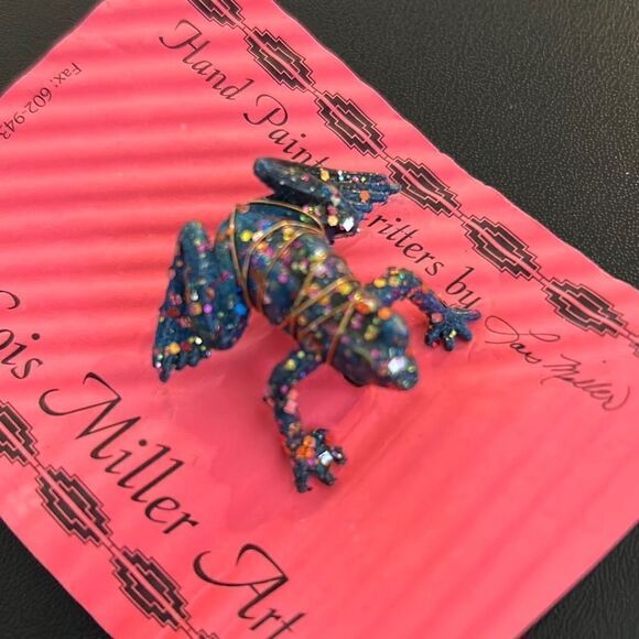 Artist Frog Brooch - Picture 2 of 2
